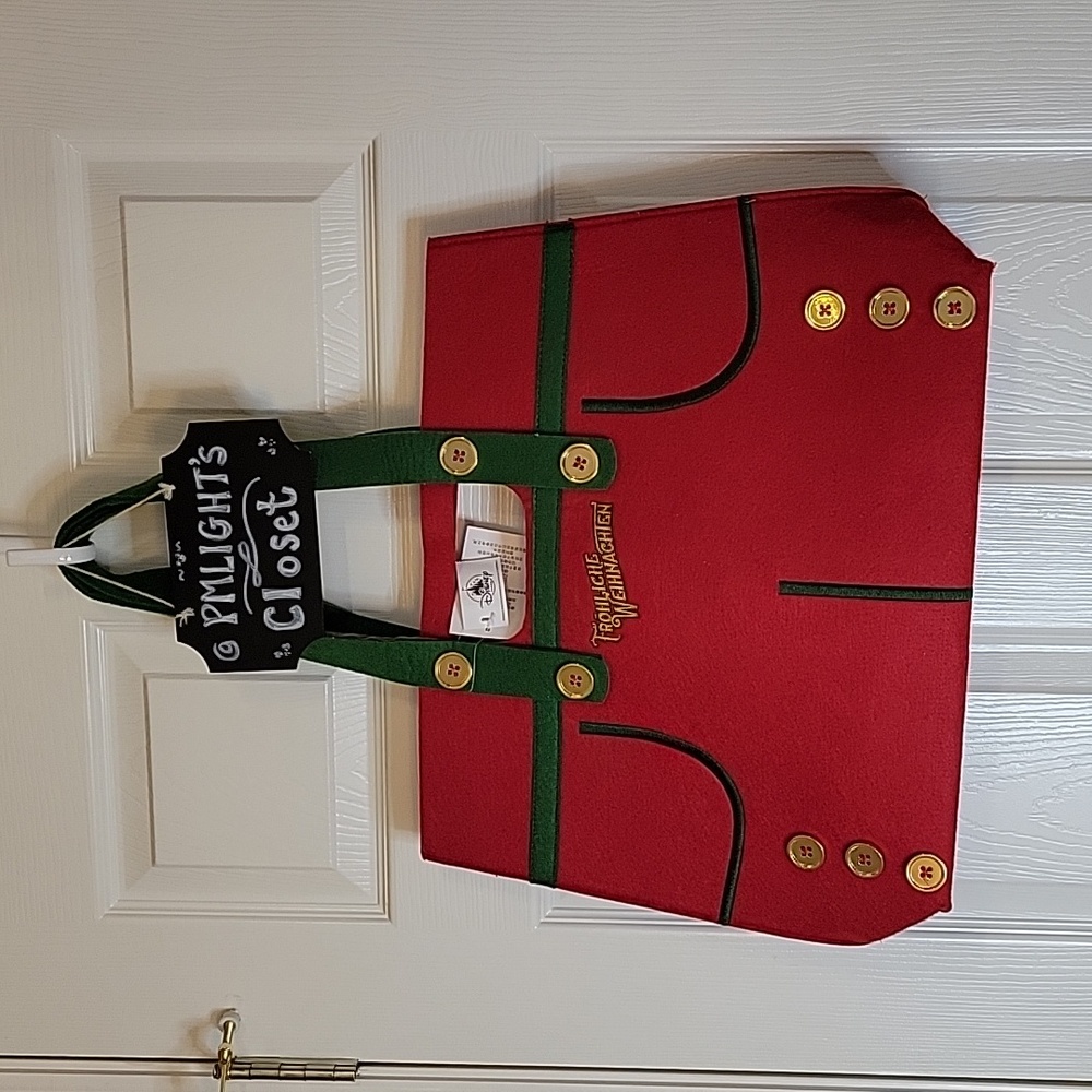 Disney Christmas Tote Bag Epcot Germany World Showcase New Red Green Gold